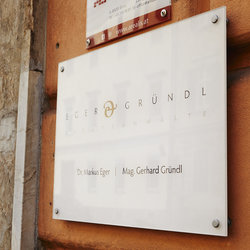 Türschild der Kanzlei Eger-Gründl Rechtsanwälte